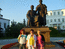 Перед памятником "Зодчим казанского кремля"
